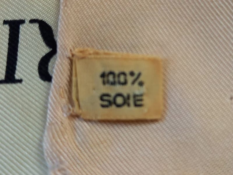 Care label of the Hermès scarf Brides de Gala