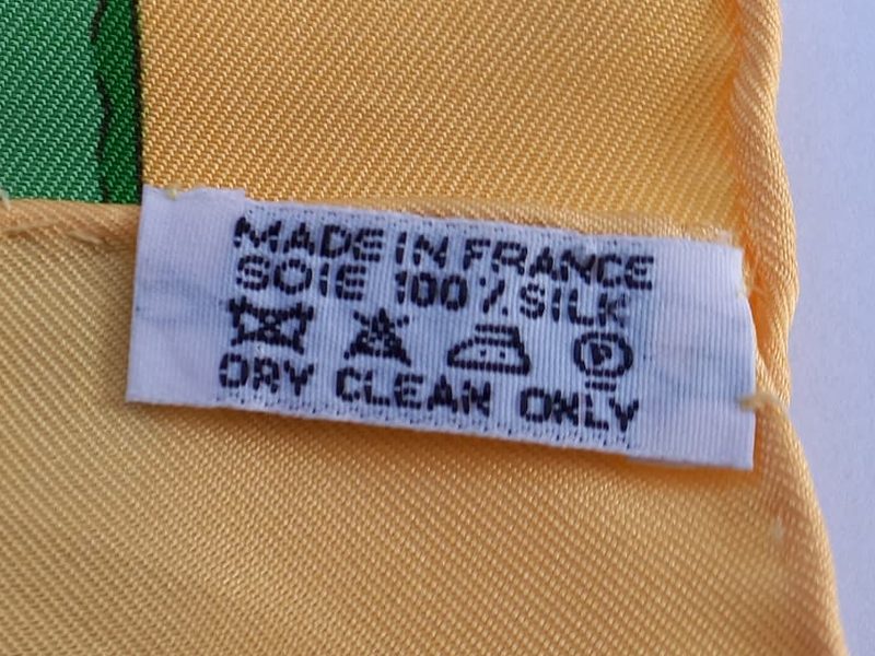 Care label of the Hermès scarf Soleil de Soie