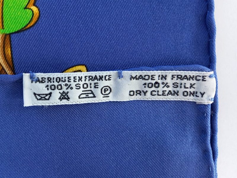 Care label of the Hermès scarf Envol (special edition)