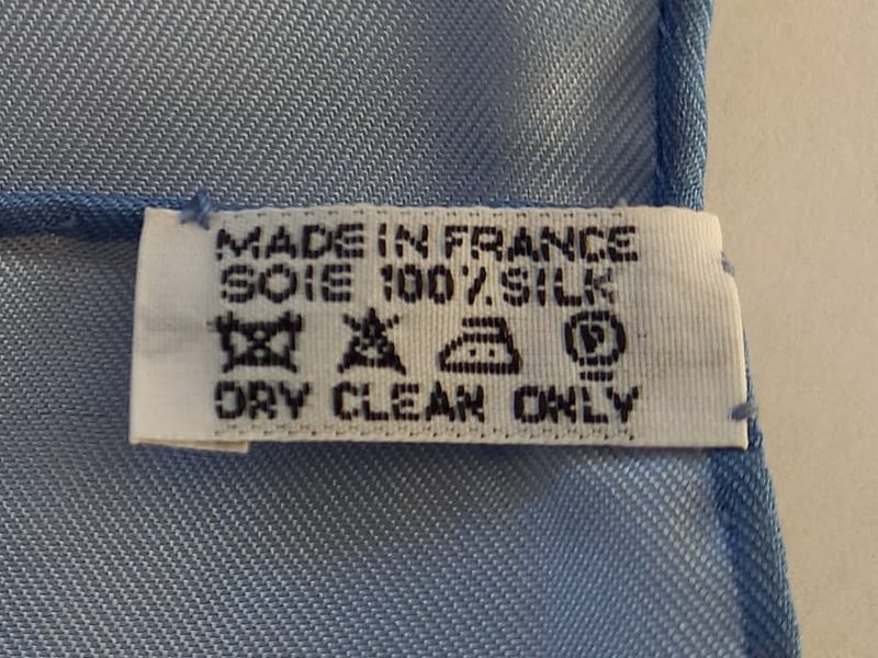 Care label of the Hermès scarf Méditerranée