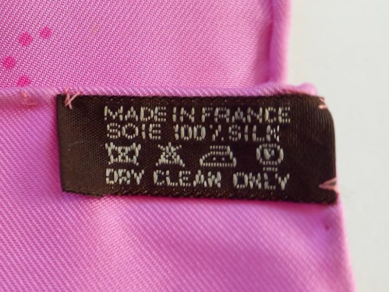 Care label of the Hermès scarf Indian Dust